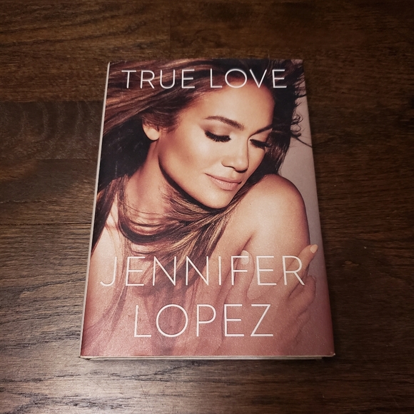 True Love - Jennifer Lopez Book - Picture 1 of 14